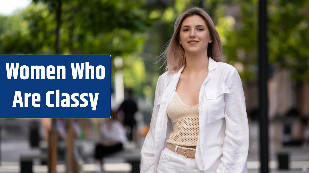 Happy young beautiful woman walking on the street Image of beautiful stylish woman.